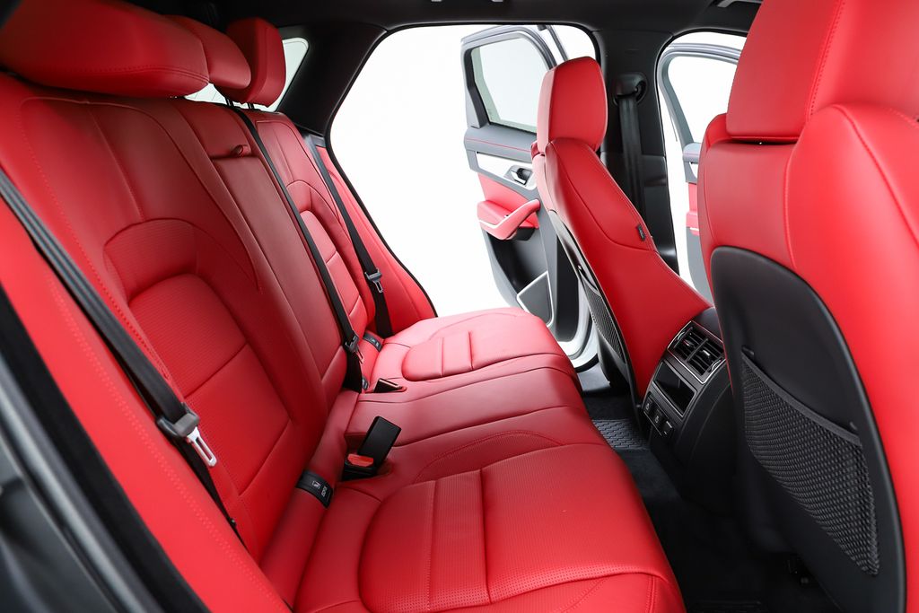 2026 Jaguar F-Pace R-Dynamic S - Photo 40