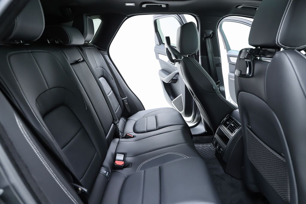 2026 Jaguar F-Pace R-Dynamic S - Photo 39
