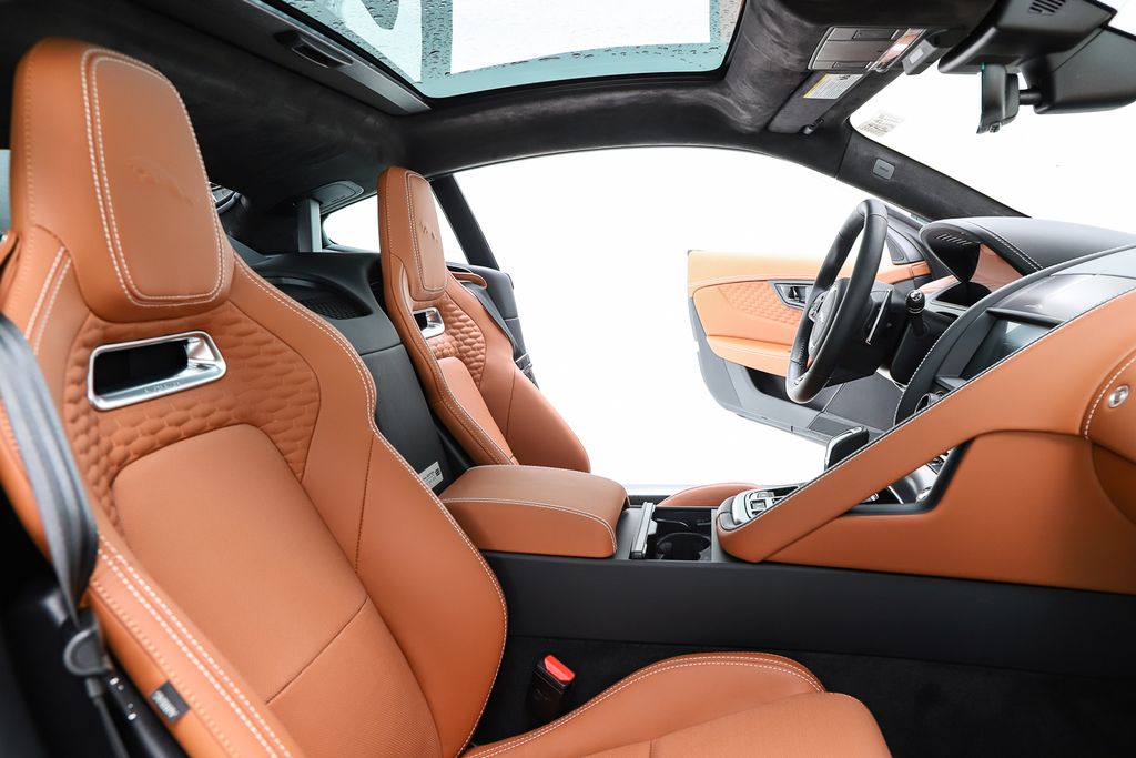 2024 Jaguar F-Type R75 - Photo 36