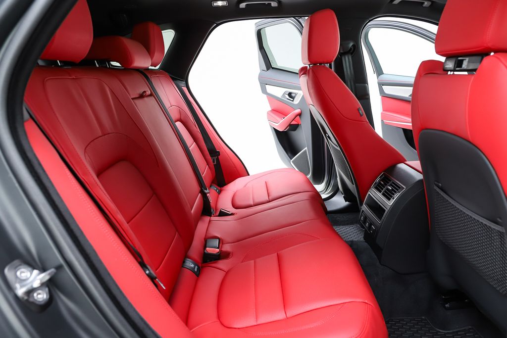 2026 Jaguar F-Pace R-Dynamic S - Photo 40