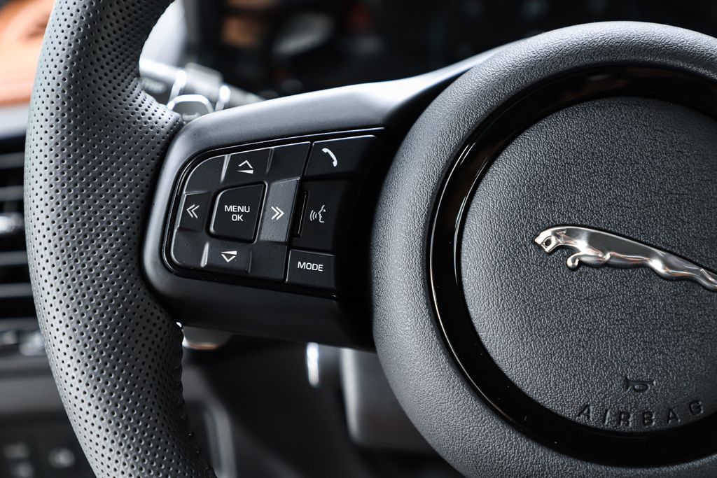 2024 Jaguar F-Type R75 - Photo 23