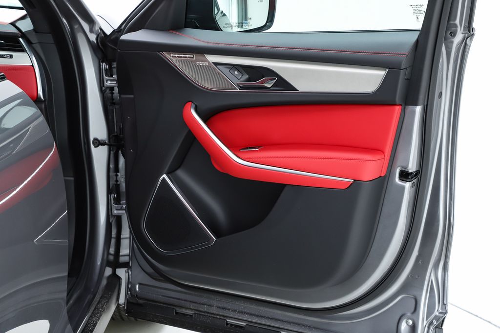 2026 Jaguar F-Pace R-Dynamic S - Photo 34