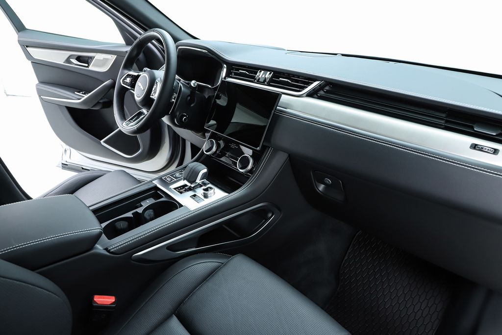 2026 Jaguar F-Pace R-Dynamic S - Photo 34
