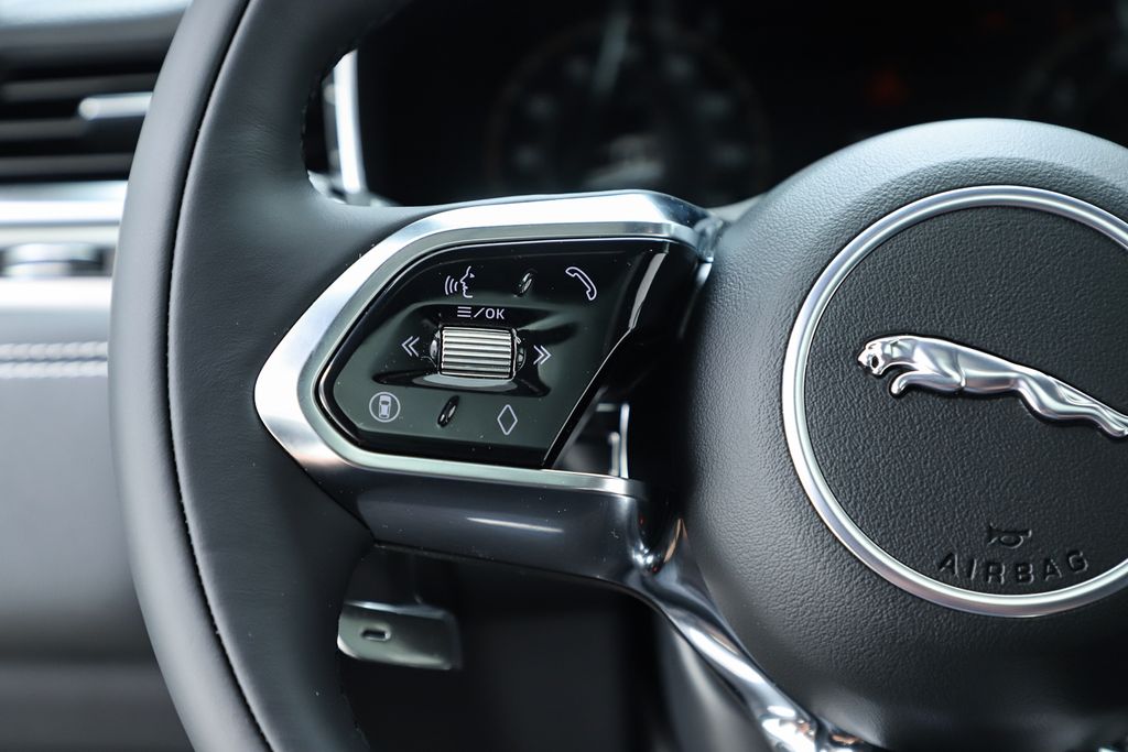 2026 Jaguar F-Pace R-Dynamic S - Photo 22