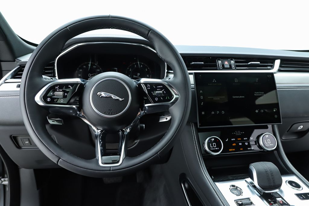 2026 Jaguar F-Pace R-Dynamic S - Photo 21