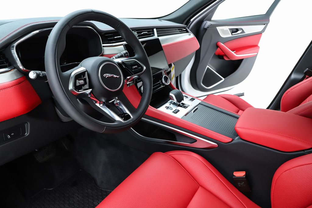 2026 Jaguar F-Pace R-Dynamic S - Photo 20