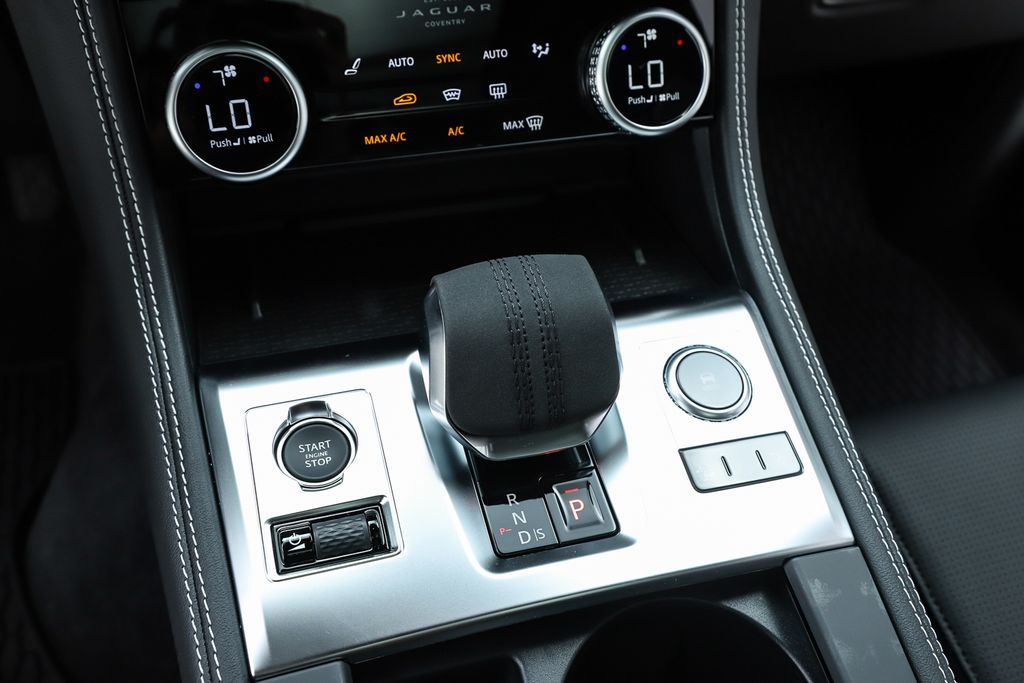 2026 Jaguar F-Pace R-Dynamic S - Photo 26