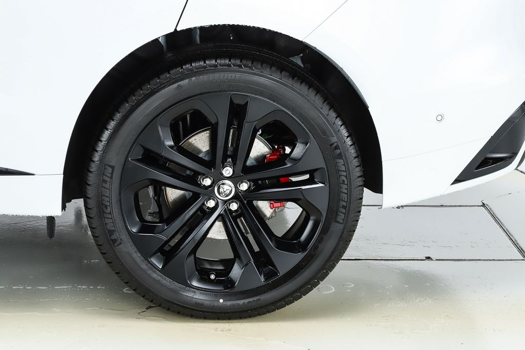 2026 Jaguar F-Pace R-Dynamic S - Photo 7