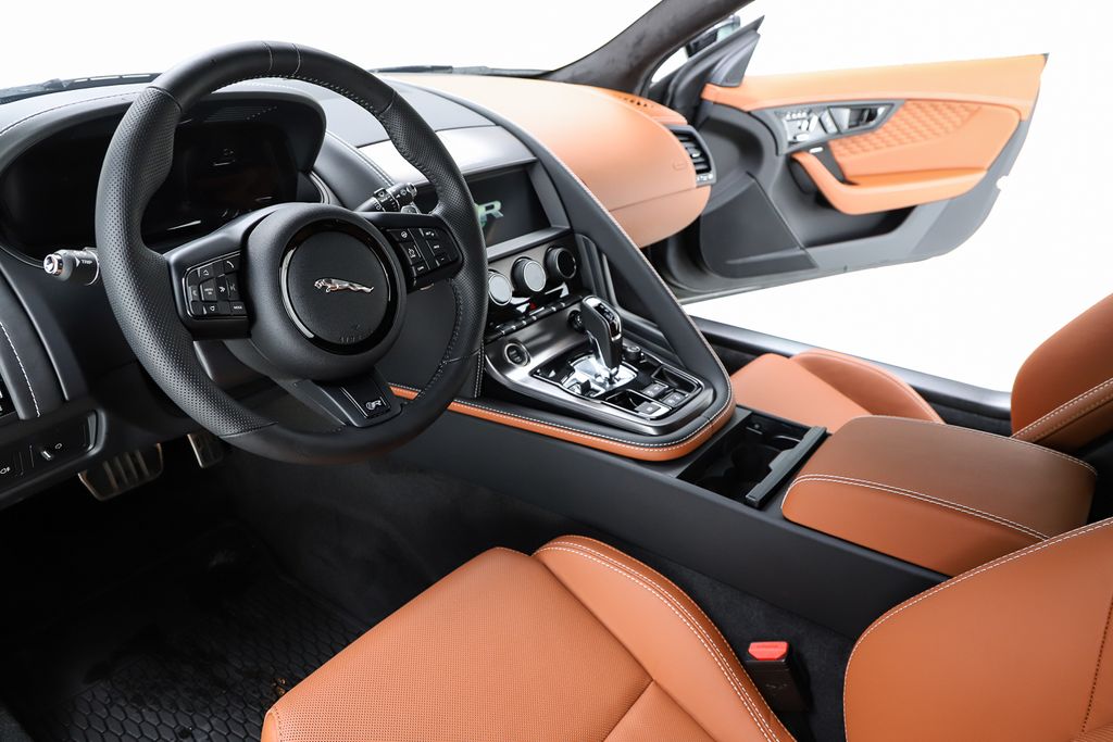 2024 Jaguar F-Type R75 - Photo 21