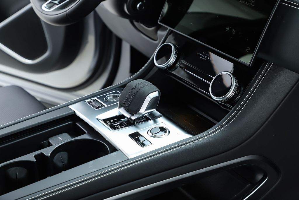 2026 Jaguar F-Pace R-Dynamic S - Photo 36