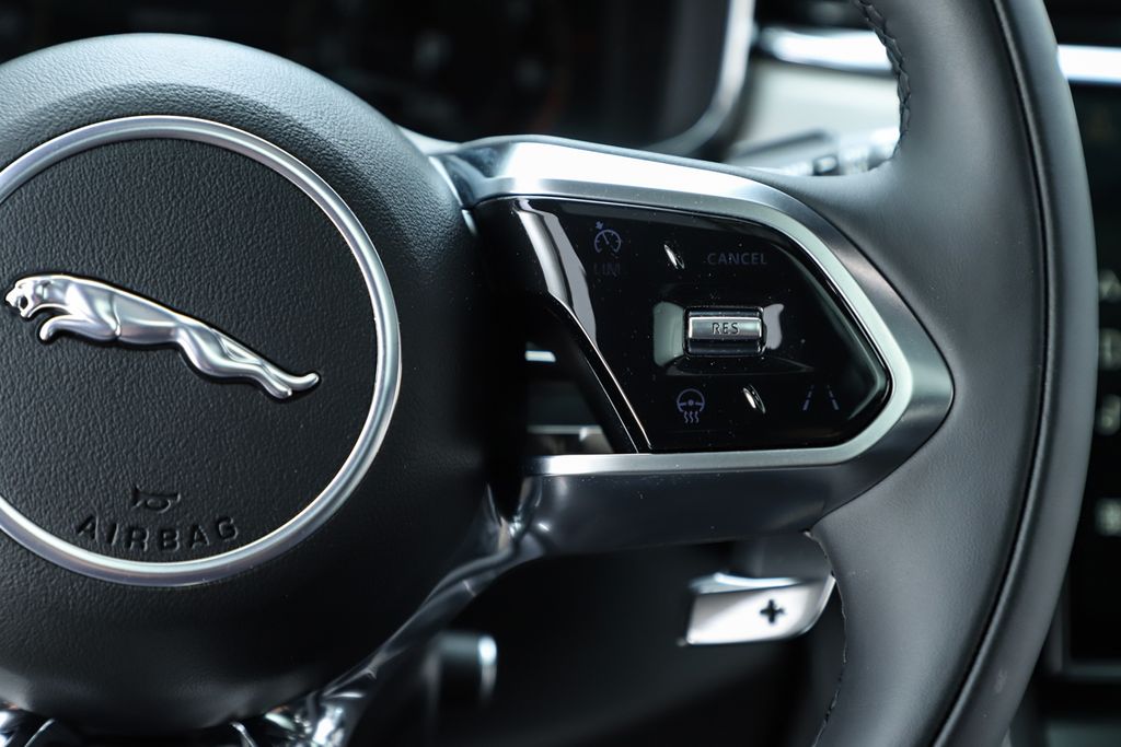 2026 Jaguar F-Pace R-Dynamic S - Photo 23