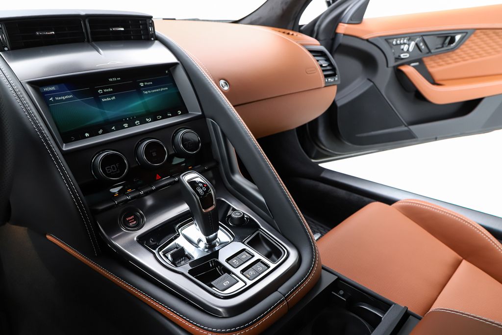 2024 Jaguar F-Type R75 - Photo 25