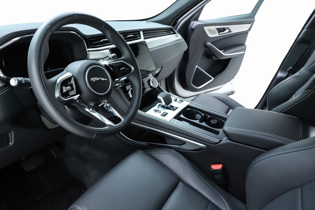 2026 Jaguar F-Pace R-Dynamic S - Photo 20