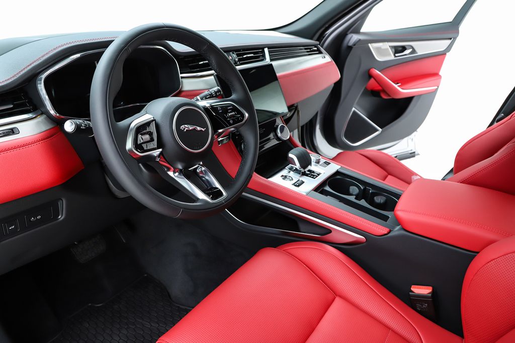 2026 Jaguar F-Pace R-Dynamic S - Photo 20