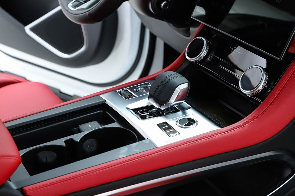 2026 Jaguar F-Pace R-Dynamic S - Photo 36