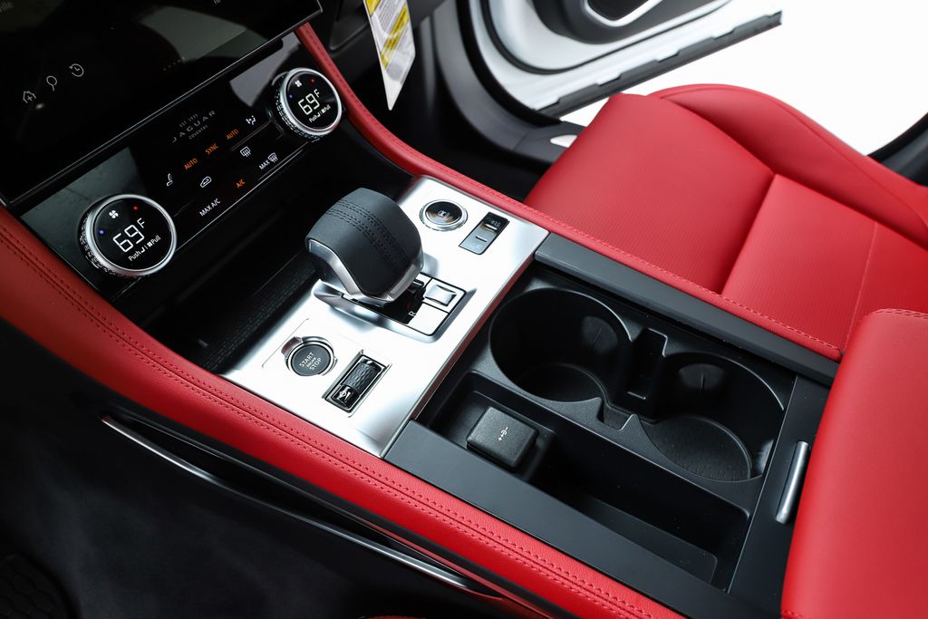 2026 Jaguar F-Pace R-Dynamic S - Photo 25