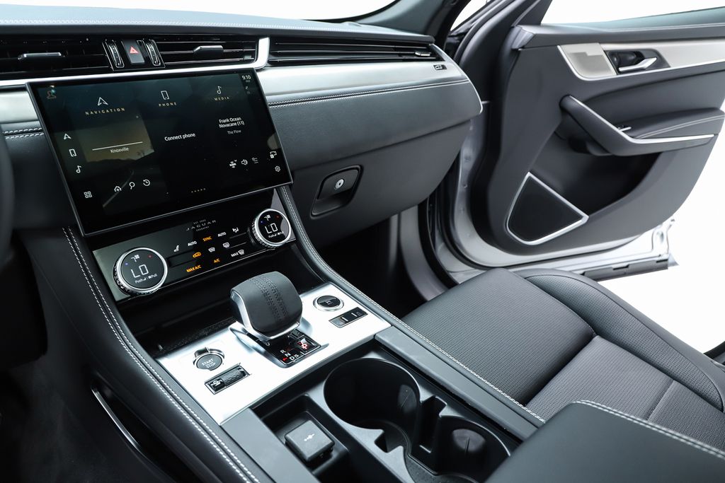 2026 Jaguar F-Pace R-Dynamic S - Photo 24