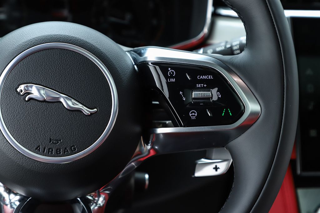 2026 Jaguar F-Pace R-Dynamic S - Photo 23