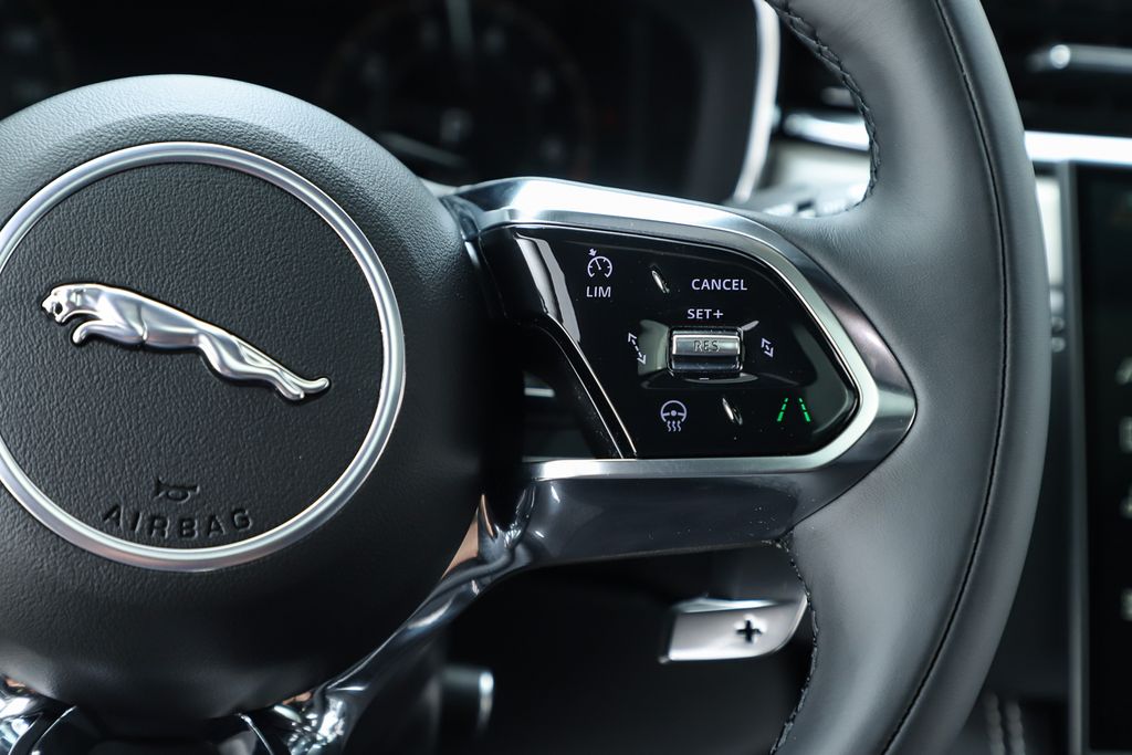 2026 Jaguar F-Pace R-Dynamic S - Photo 23