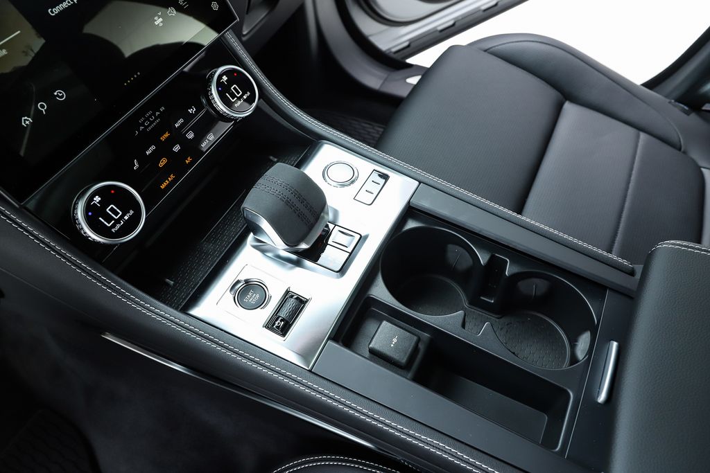 2026 Jaguar F-Pace R-Dynamic S - Photo 25