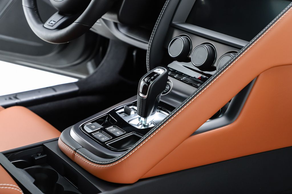 2024 Jaguar F-Type R75 - Photo 34