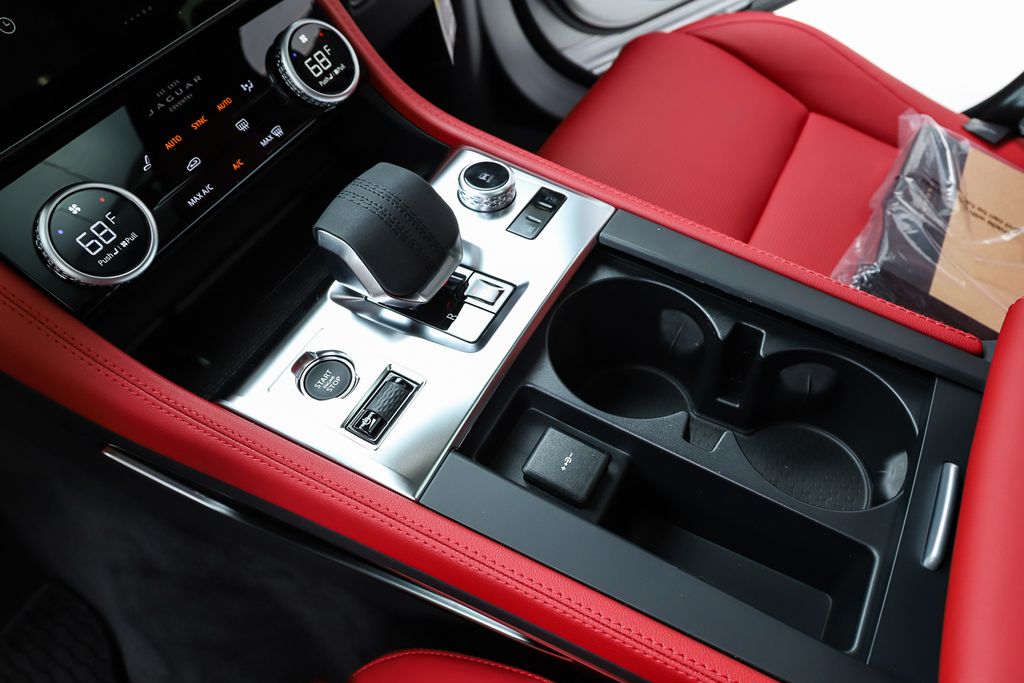 2026 Jaguar F-Pace R-Dynamic S - Photo 25