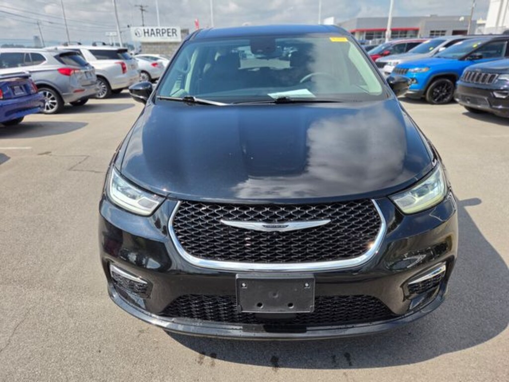 Used 2024 Chrysler Pacifica Touring L Van Passenger Van