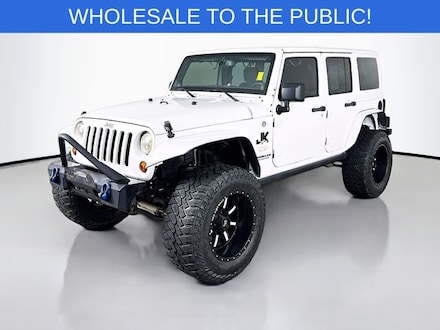 2013 Jeep Wrangler Unlimited Sahara SUV