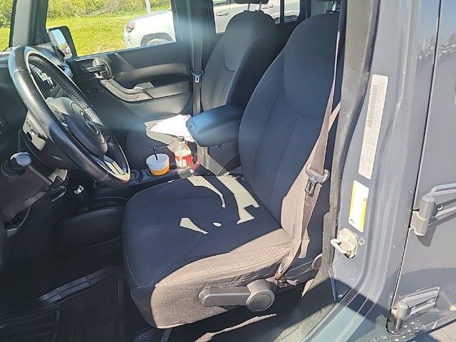 2018 Jeep Wrangler Unlimited Sport photo 2