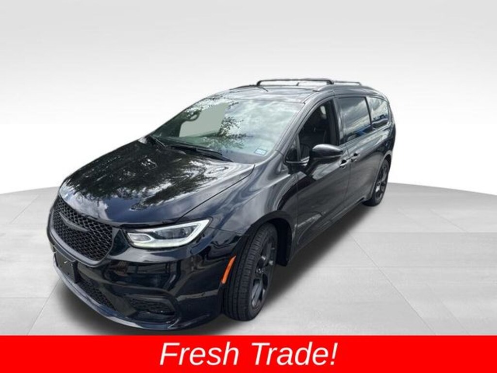 Used 2026 Chrysler Pacifica Limited Van Passenger Van