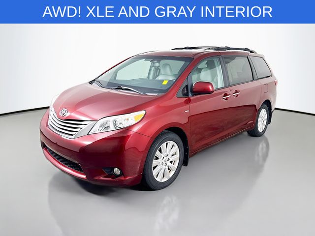 2017 Toyota Sienna XLE's photo