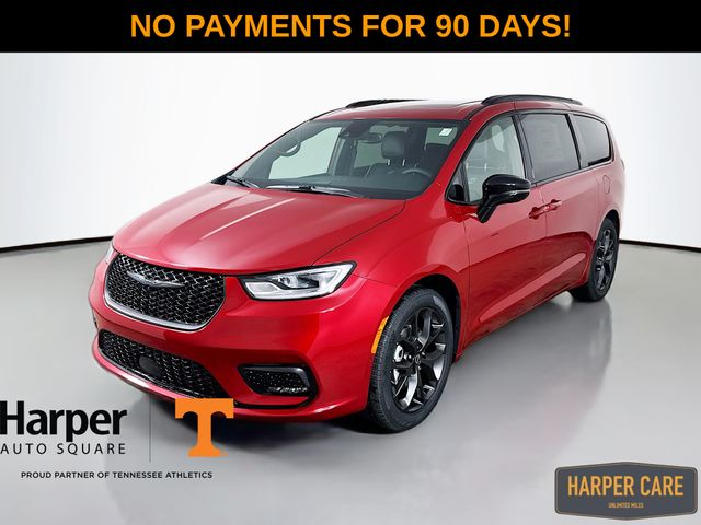 2026 Chrysler Pacifica Limited's photo