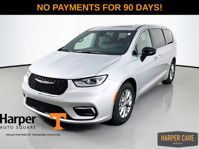 2026 Chrysler Pacifica Limited's photo