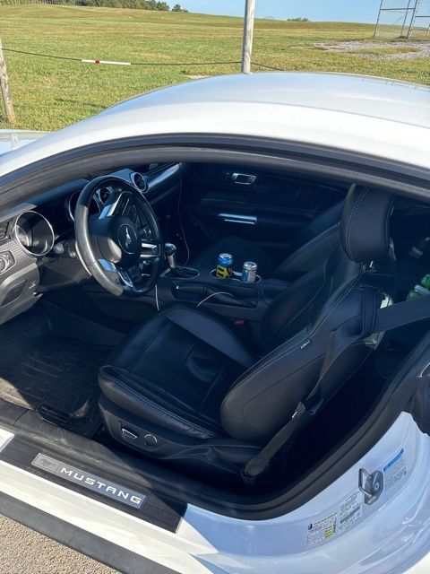 2018 Ford Mustang GT Premium photo 3