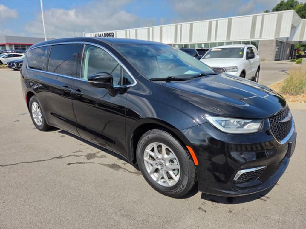 Used 2024 Chrysler Pacifica Touring L Van Passenger Van