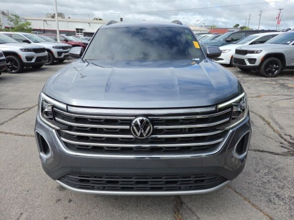 Used 2024 Volkswagen Atlas 2.0T SE w/Technology SUV