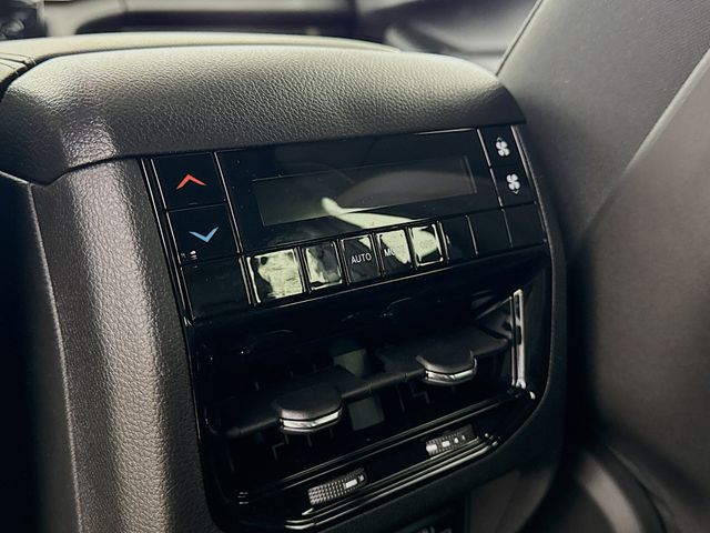 2025 Jeep Grand Cherokee L Laredo - Photo 28