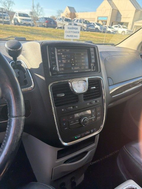 Used 2014 Chrysler Town & Country Touring with VIN 2C4RC1BG9ER207059 for sale in Alcoa, TN