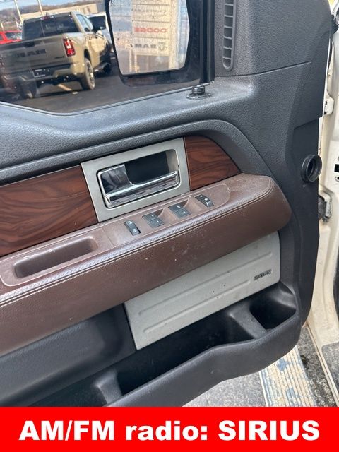 2010 Ford F-150 Lariat photo 2