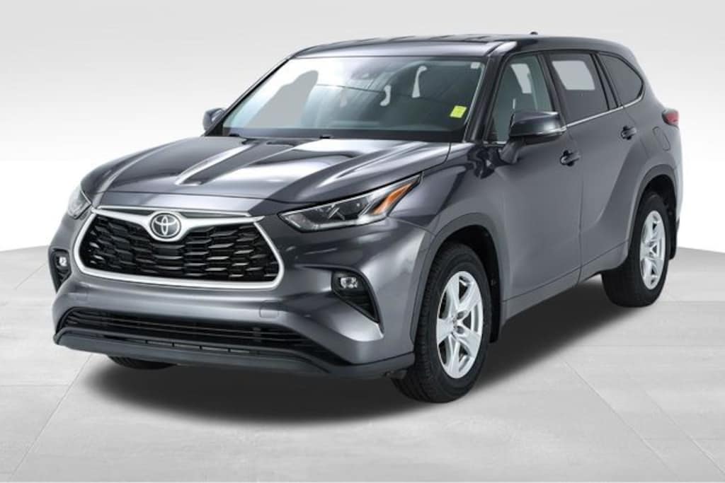 Used 2021 Toyota Highlander LE SUV