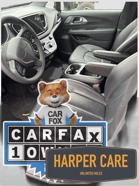 2023 Chrysler Pacifica Hybrid Touring L's photo