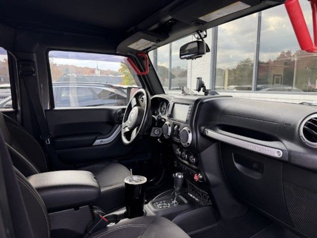 Used 2016 Jeep Wrangler Unlimited Rubicon SUV