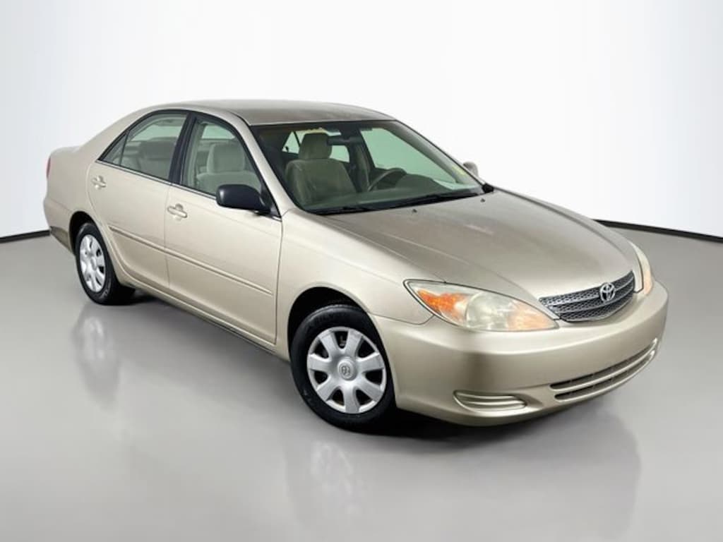 Used 2004 Toyota Camry LE Sedan