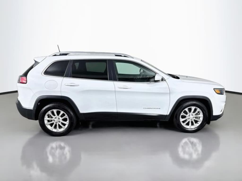 Used 2019 Jeep Cherokee Latitude SUV