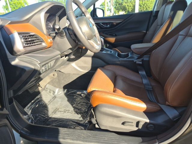 2022 Subaru Outback Touring photo 2