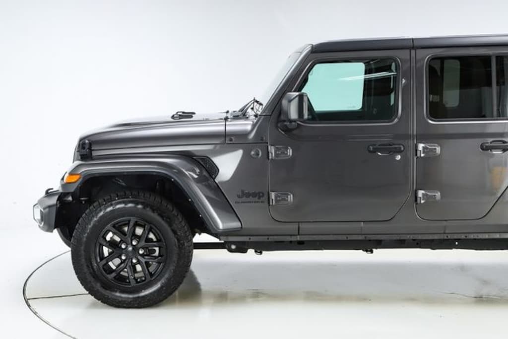 Used 2023 Jeep Gladiator Sport Truck Crew Cab