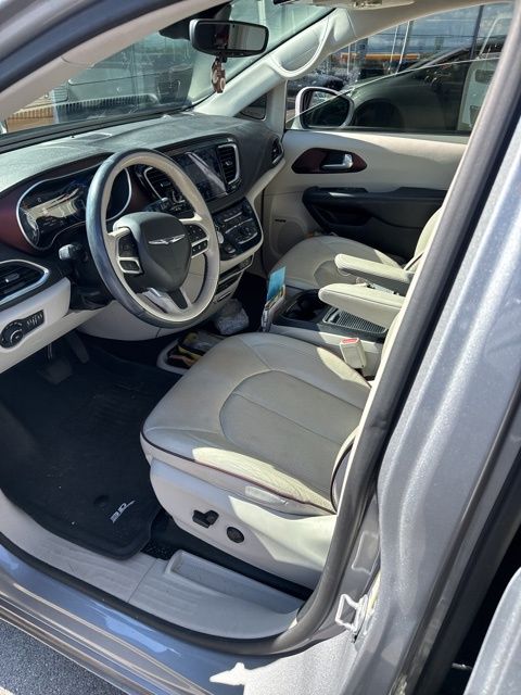 2018 Chrysler Pacifica Limited photo 2