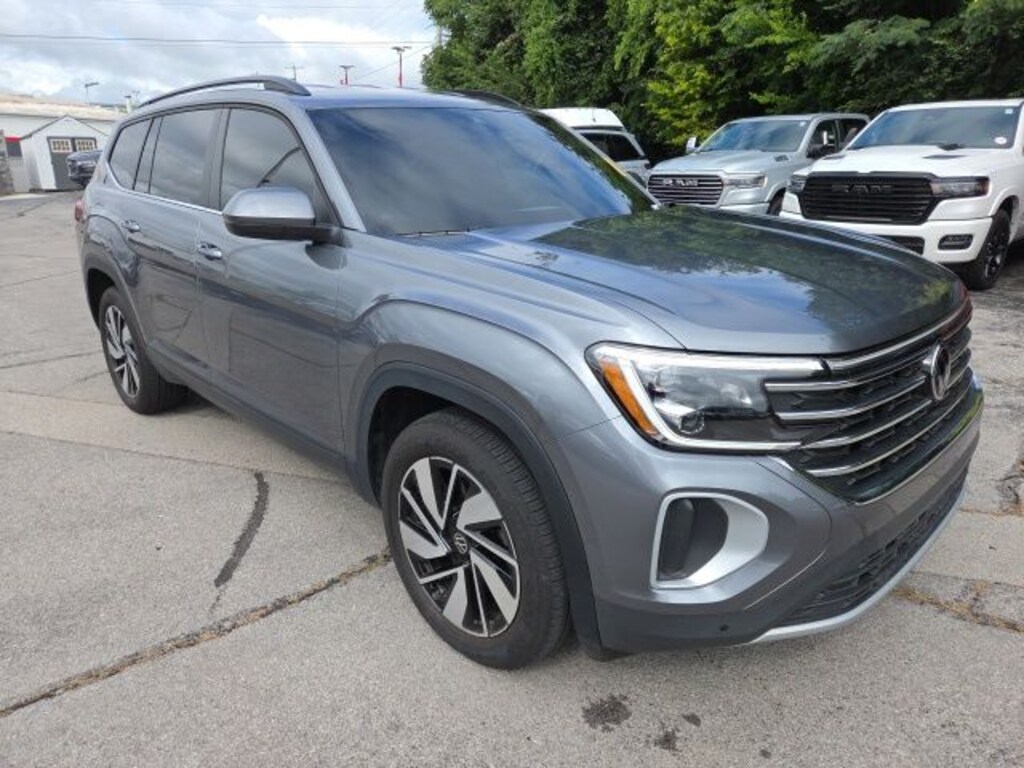 Used 2024 Volkswagen Atlas 2.0T SE w/Technology SUV