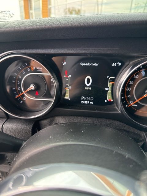 2021 Jeep Wrangler Unlimited Sahara Altitude photo 3