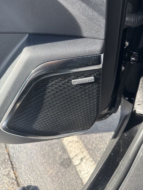 2025 Gmc Acadia Elevation photo 3